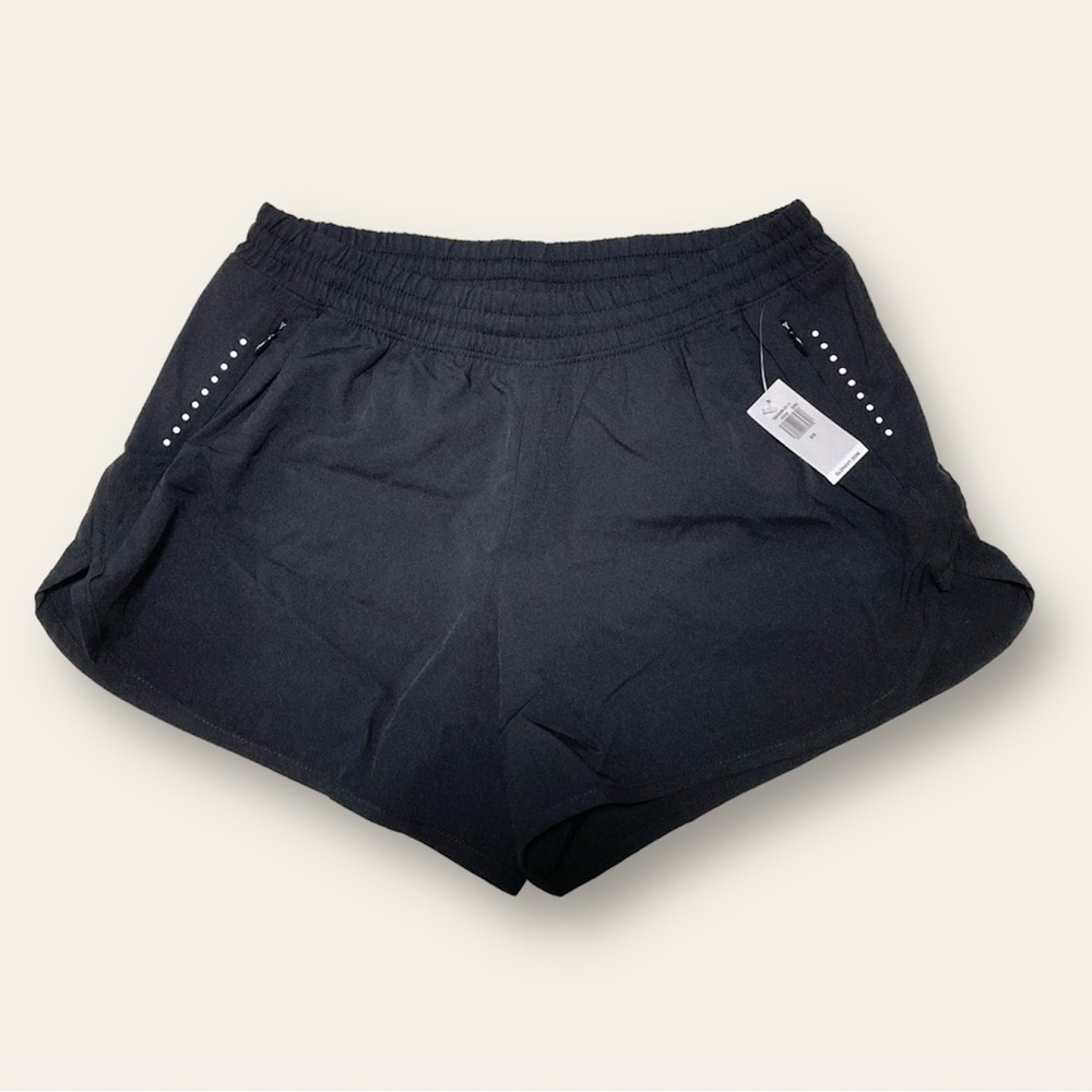 NWT Old Navy Mid-Rise StretchTech Dolphin-Hem Run Shorts